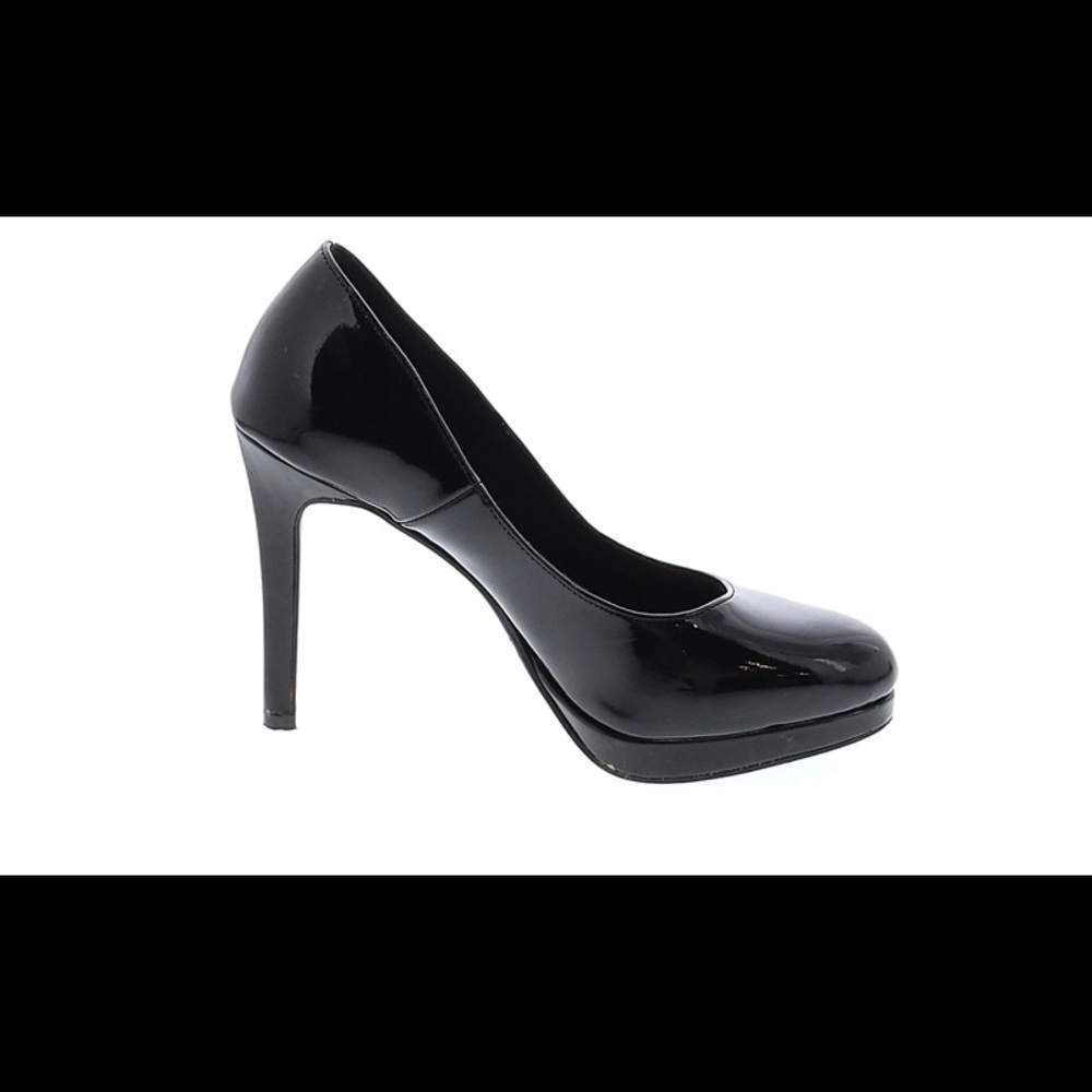 Fioni Black Heels